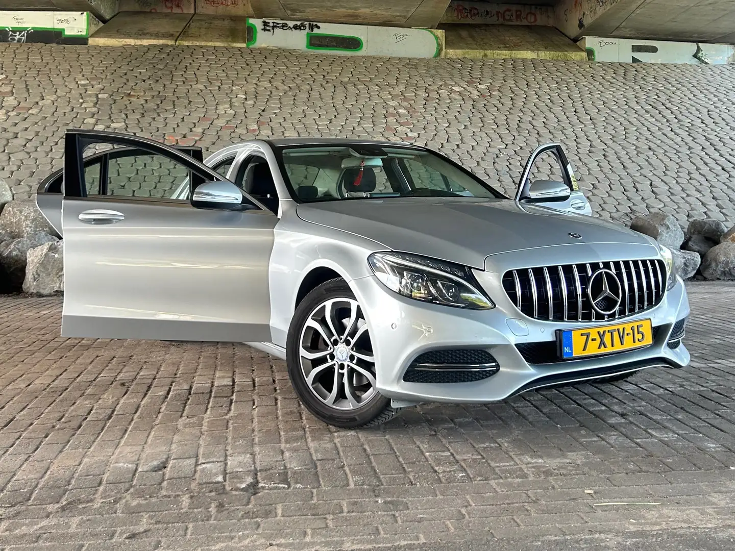 Mercedes-Benz C 180 Mercedes-Benz C180 Benzine Plateado - 1