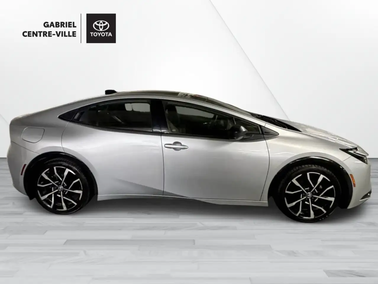Toyota Prius Prime снимка Toyota Prius Prime