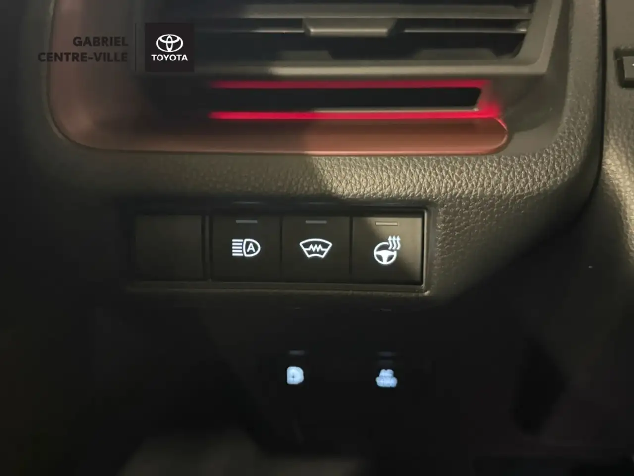 Toyota Prius Prime снимка Toyota Prius Prime