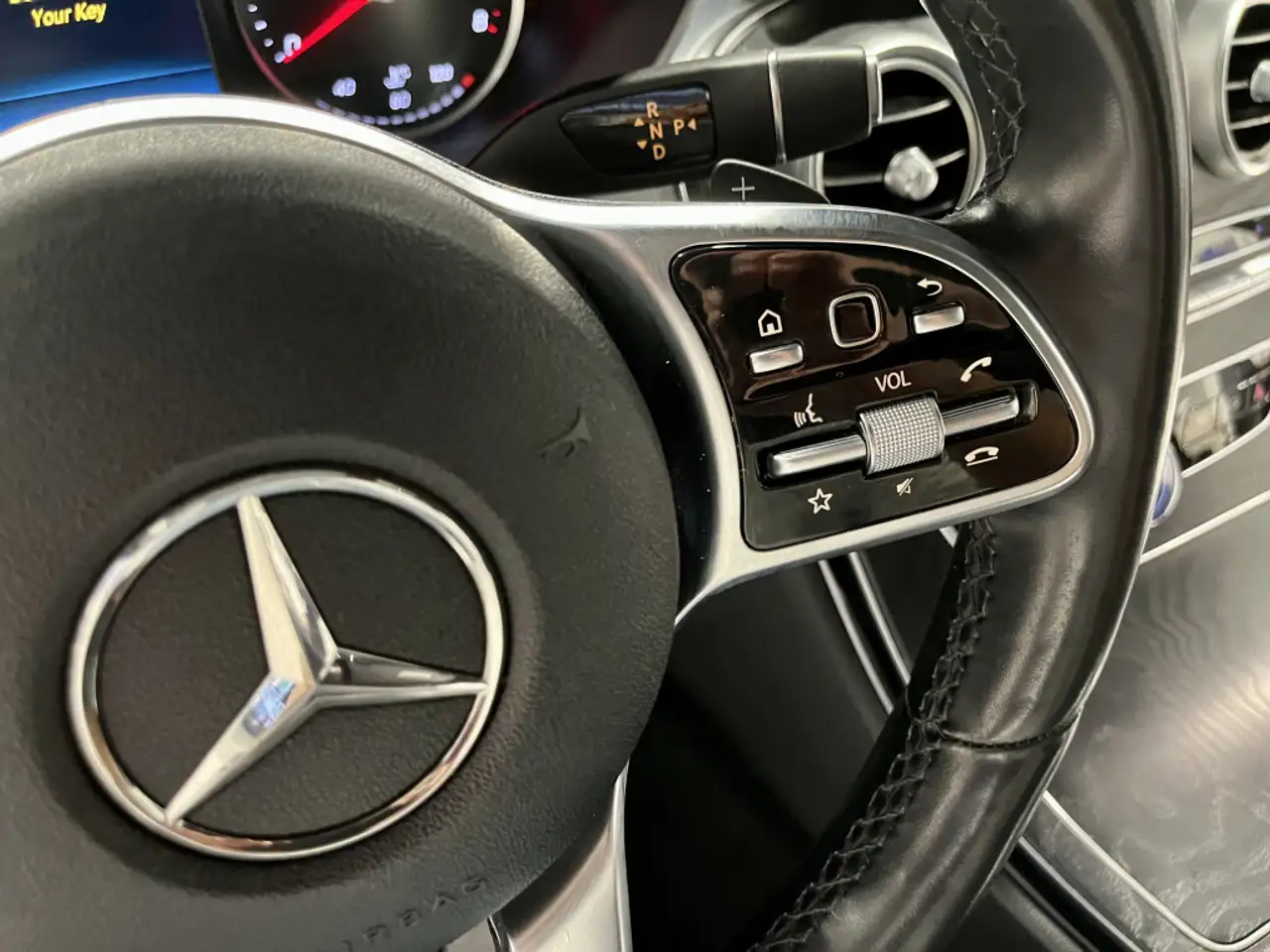 Mercedes-Benz C-Class снимка Mercedes-Benz C-Class