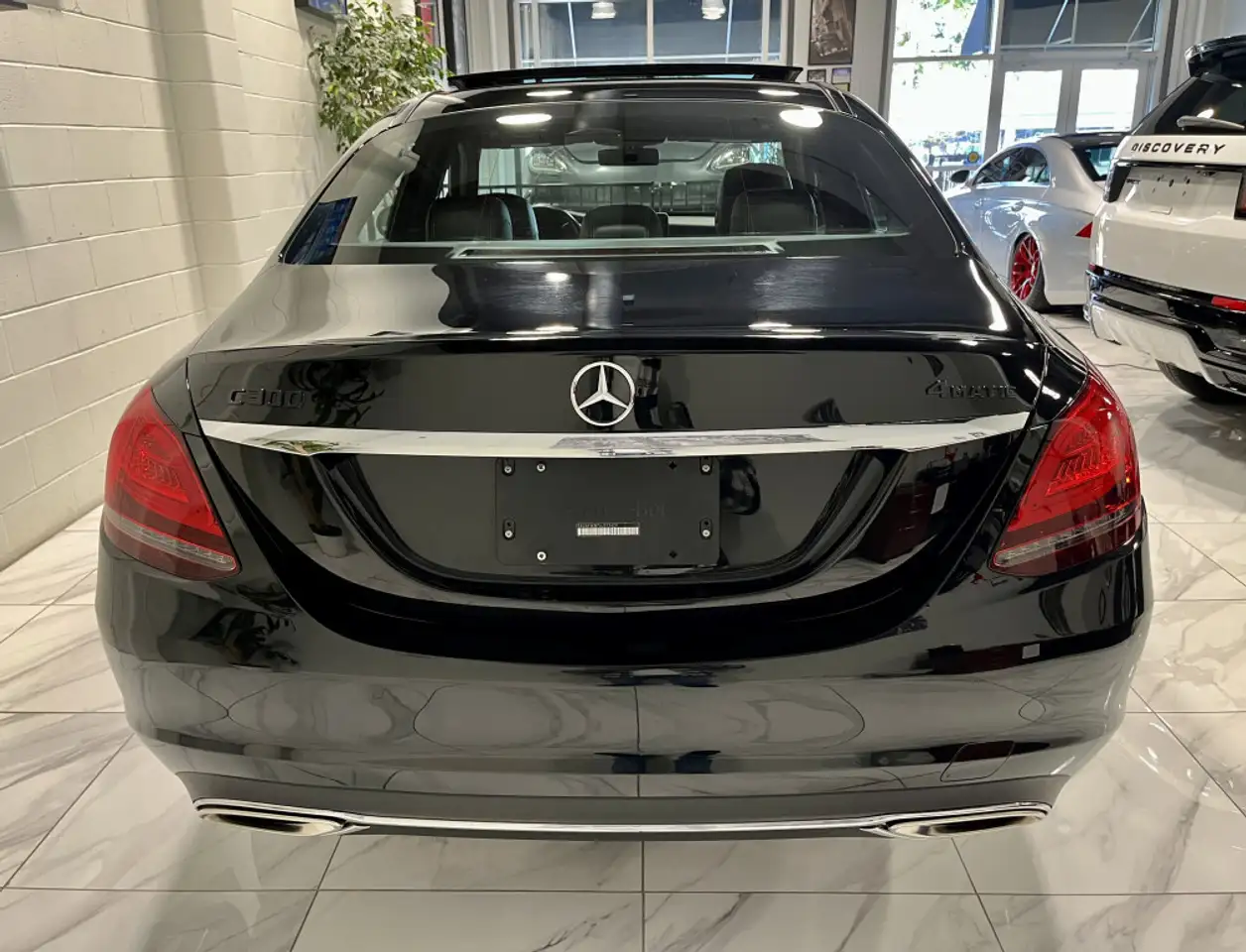Mercedes-Benz C-Class снимка Mercedes-Benz C-Class