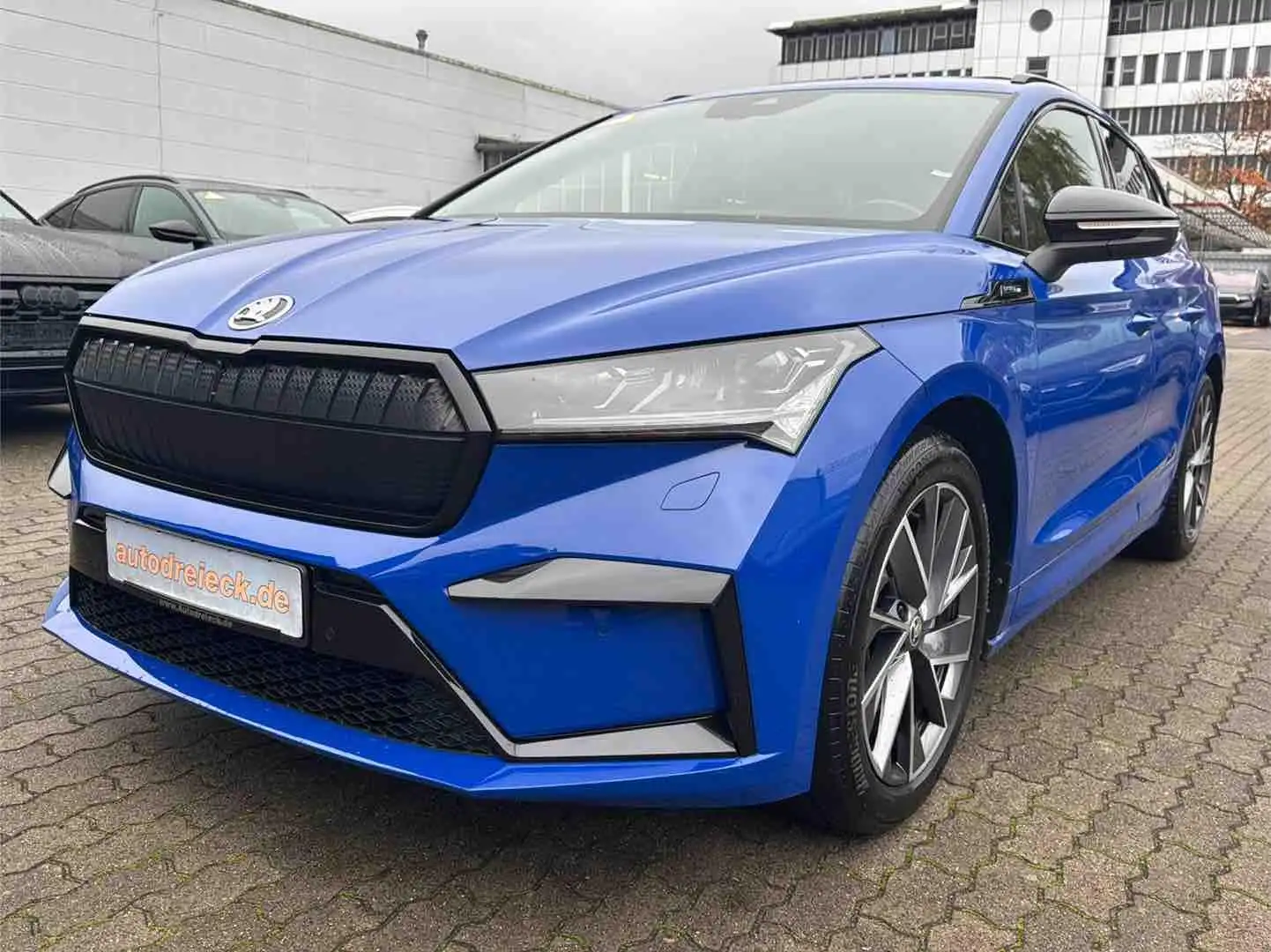 Skoda Enyaq 80 x Sportline ACC PANO e-SITZ WP 360° Blau - 1