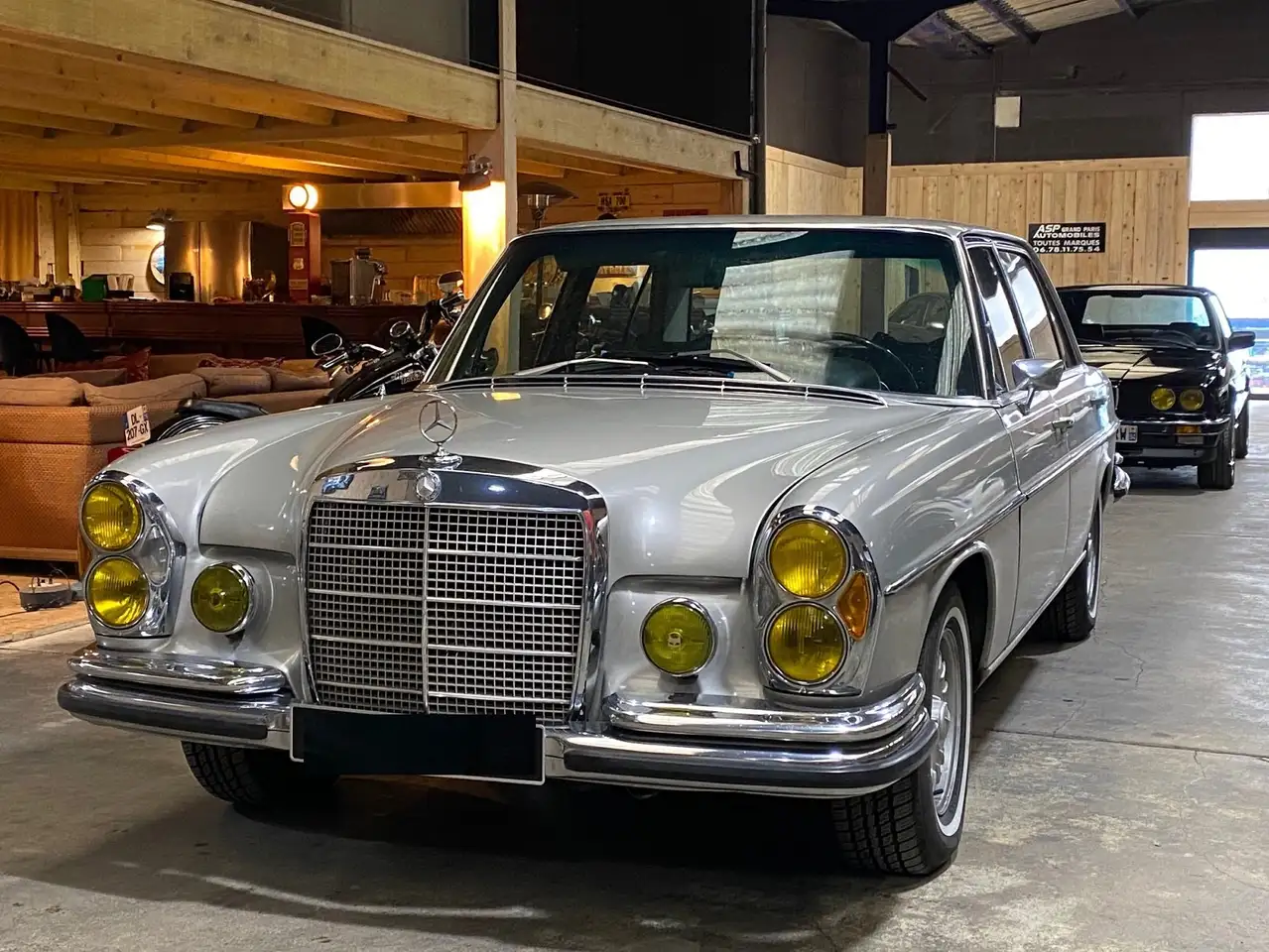 Mercedes-Benz 300 SEL 6.3 V8, foto 2