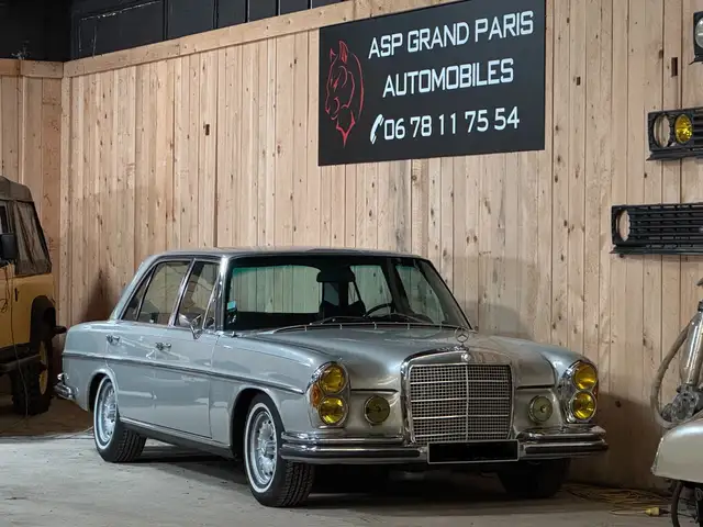 Mercedes-Benz 300 SEL 6.3 V8