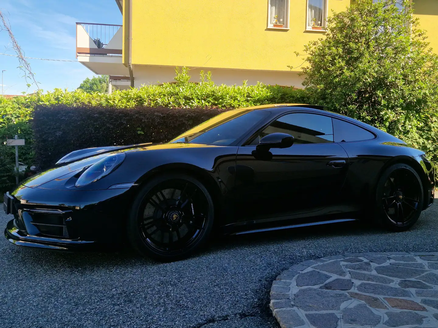 Porsche 992 911 Coupe 3.0 Carrera 4 GTS auto Nero - 1
