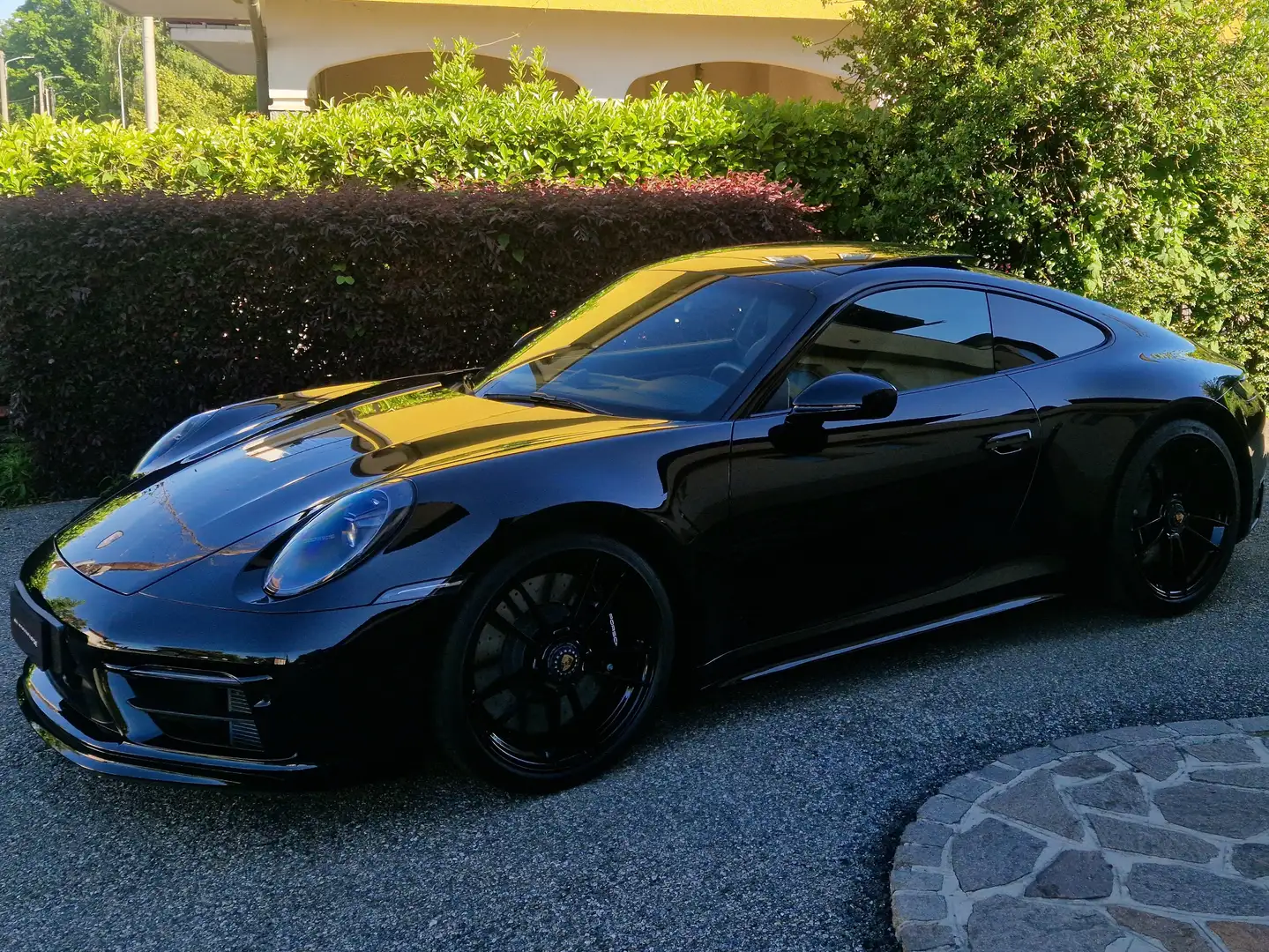 Porsche 992 911 Coupe 3.0 Carrera 4 GTS auto Nero - 2