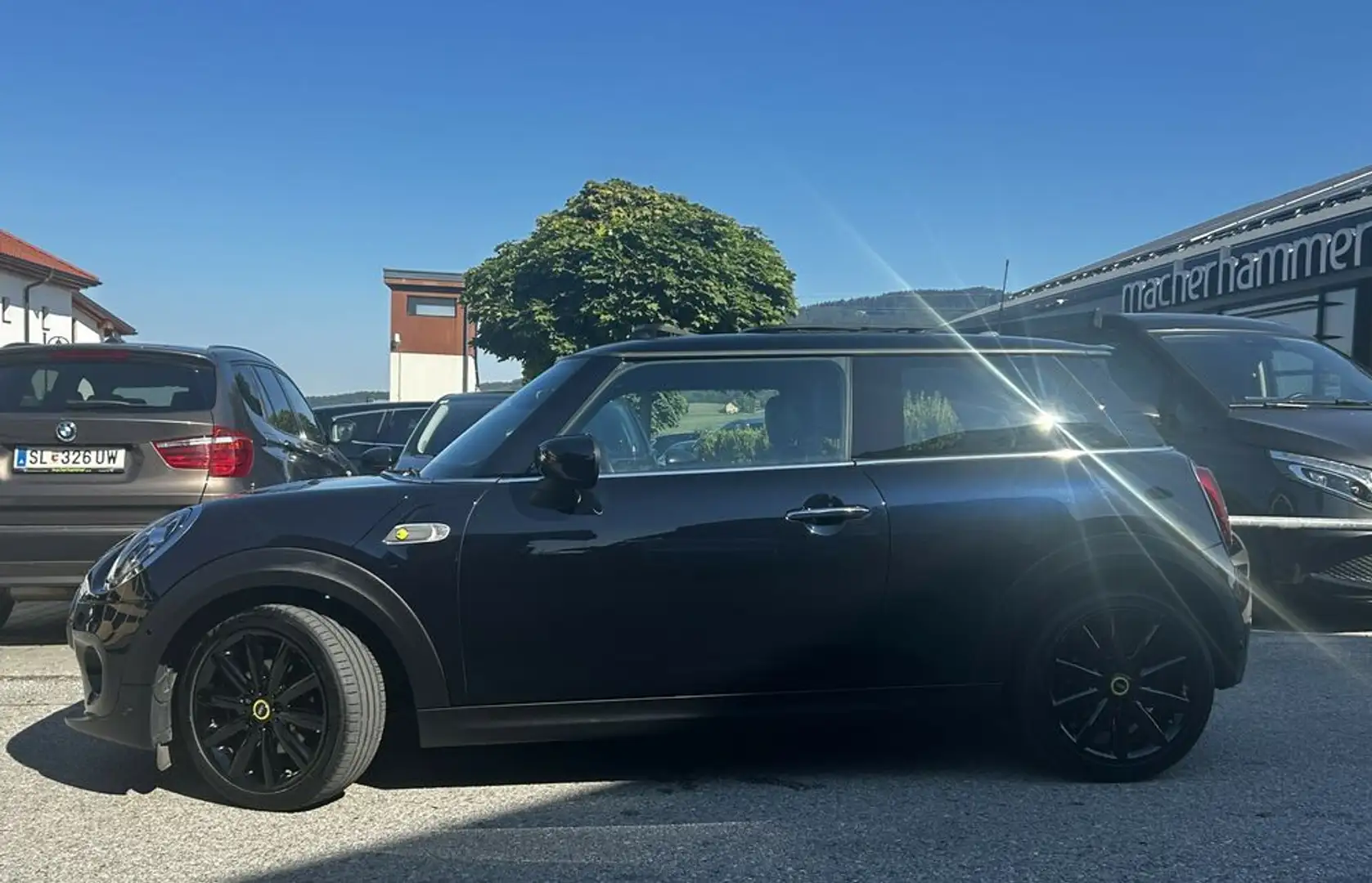 MINI Cooper SE Trim XL *LED*PANO*HUD*KEYLESS*17'' Schwarz - 2