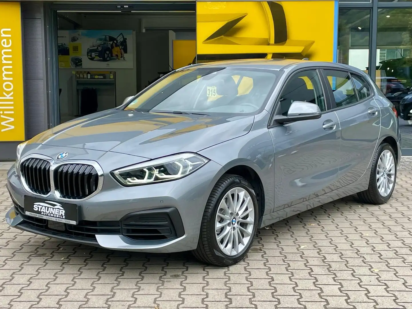 BMW 116 i Advantage LENKRAD & SITZHEIZUNG*NAVIGATION*DAB+ Gri - 2
