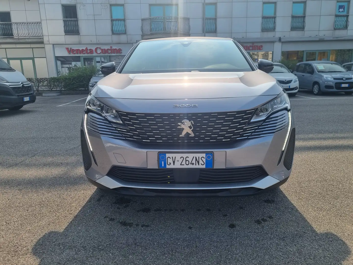 Peugeot 3008 3008 1.5 bluehdi Allure Pack 130cv AT8 Plateado - 2
