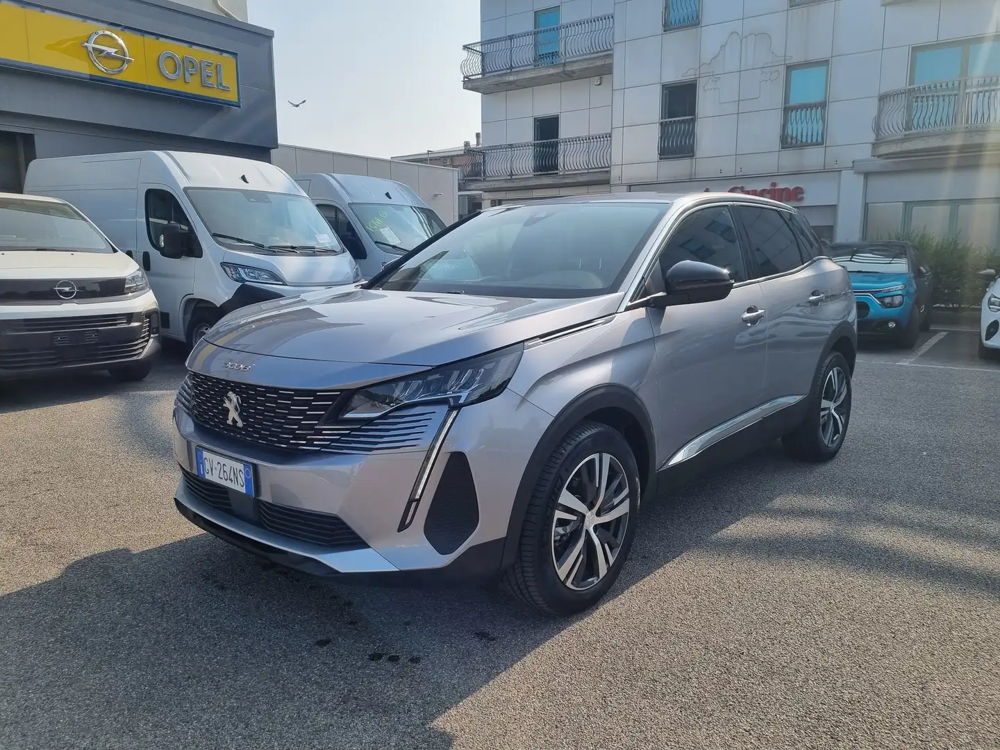 Peugeot 3008 3008 1.5 bluehdi Allure Pack 130cv AT8 Plateado - 1