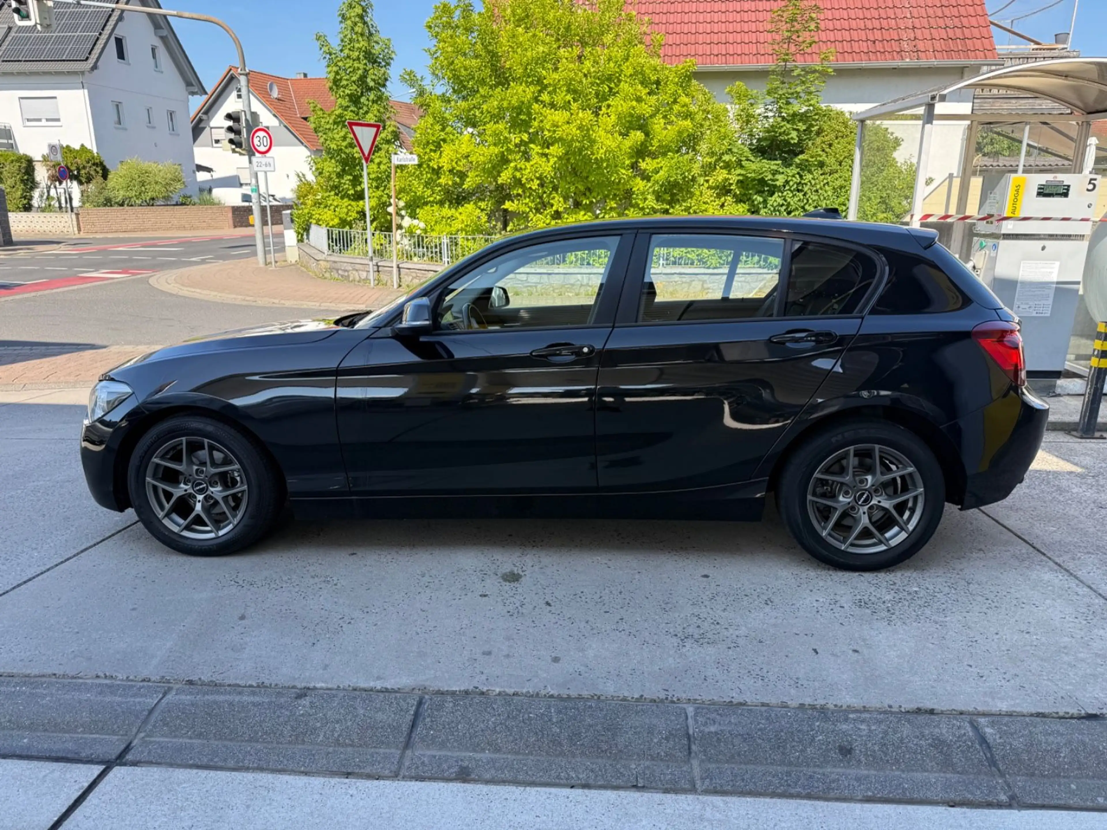 BMW 118 d / XENON/NAVI/PDC/SITZHEIZUNG — photo 4