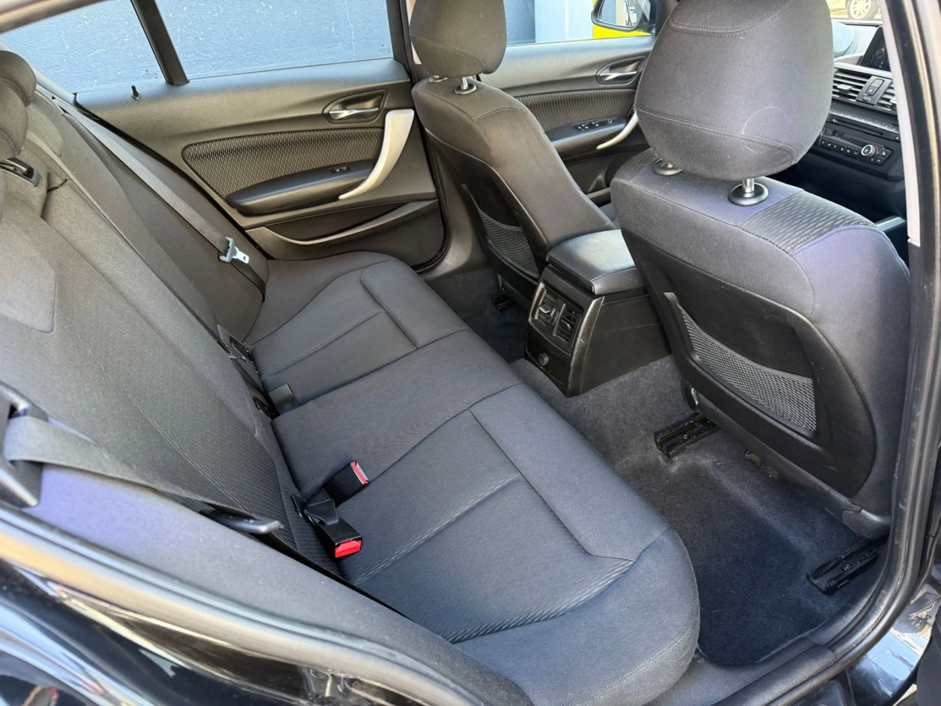 BMW 118 d / XENON/NAVI/PDC/SITZHEIZUNG — photo 12
