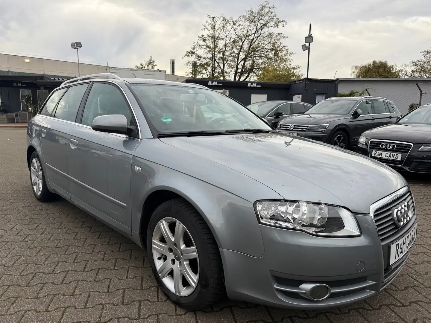 Audi A4 1.6 Kombi Gasanlage/Navi/ Šedá - 1