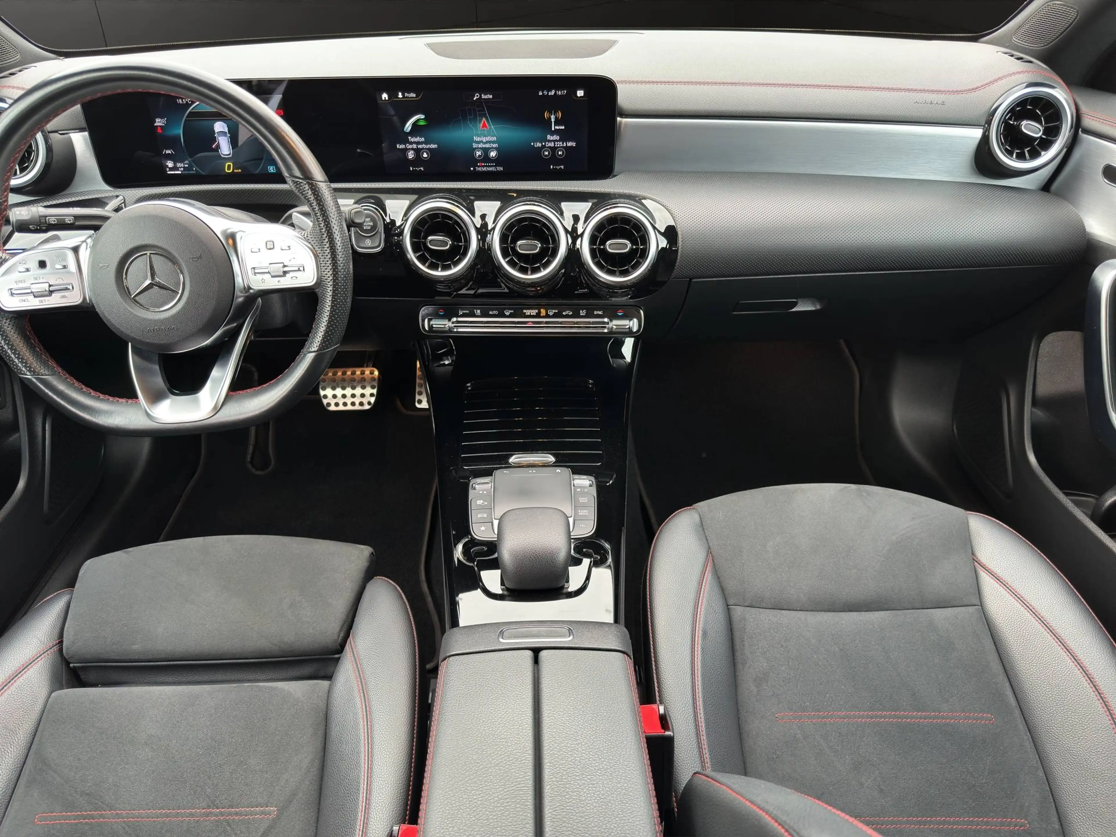 Mercedes-Benz CLA 220 CLA 220 d AMG Line — photo 10