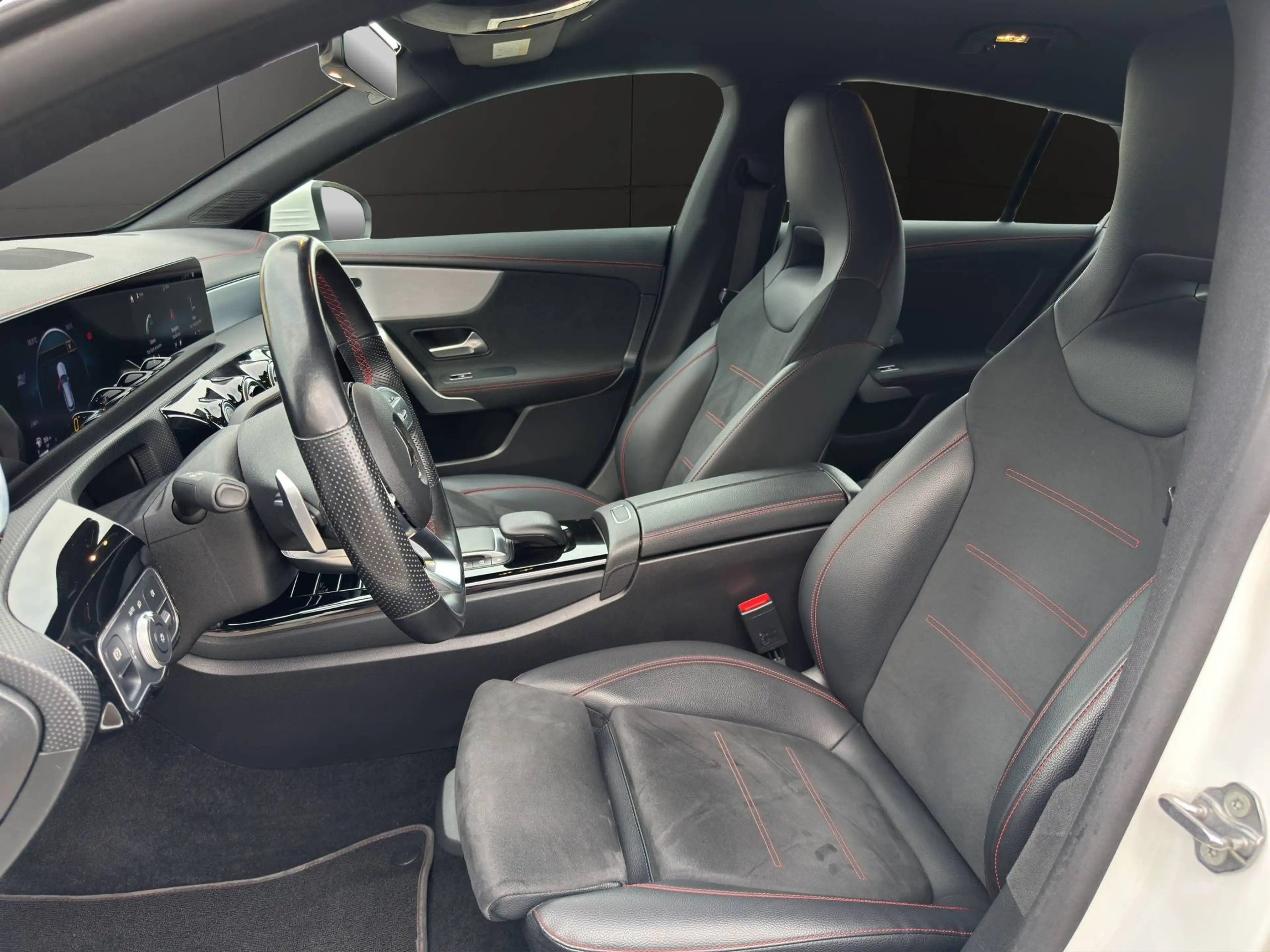 Mercedes-Benz CLA 220 CLA 220 d AMG Line — photo 9