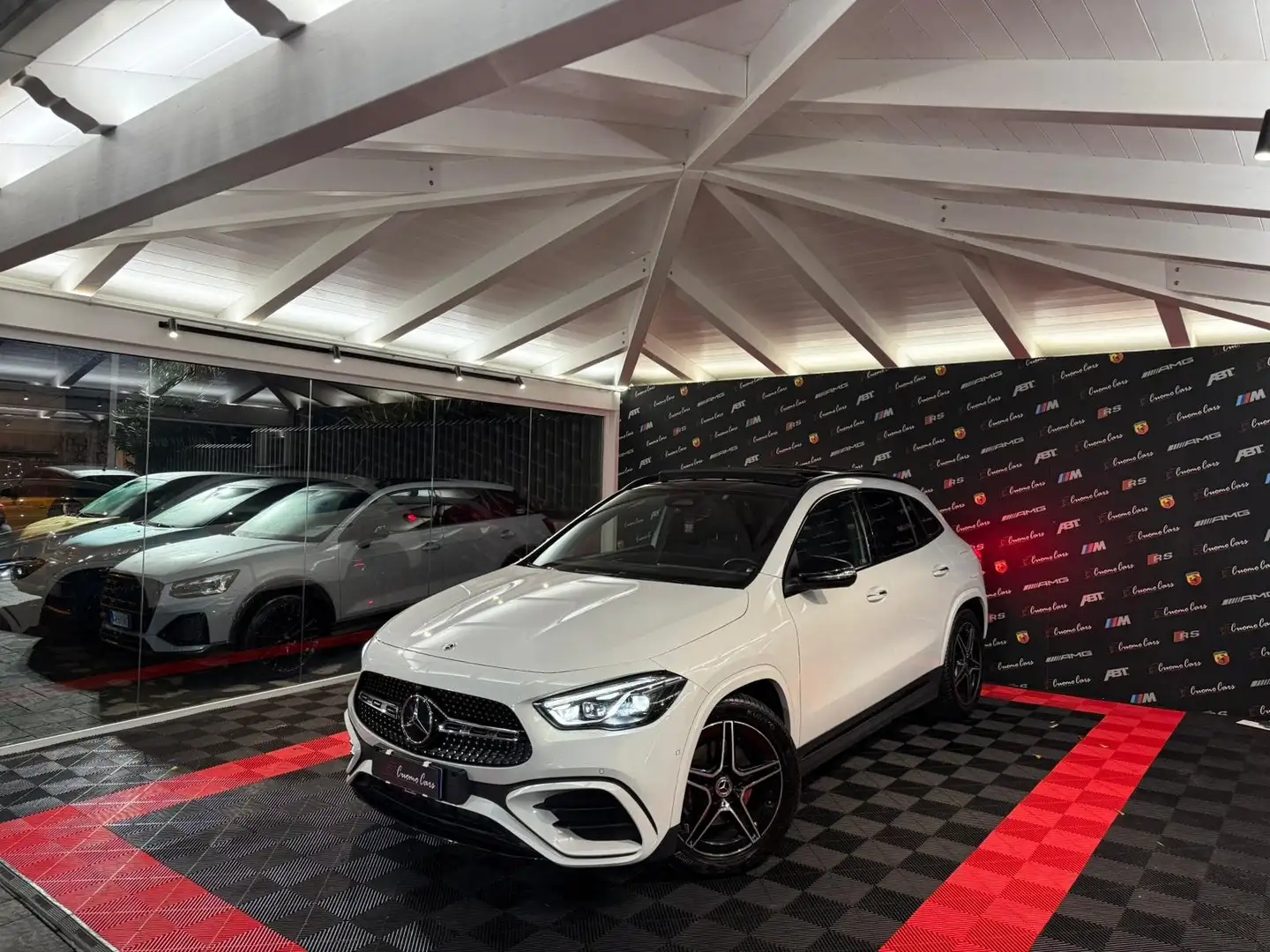 Mercedes-Benz GLA 200 d Premium auto Bianco - 1