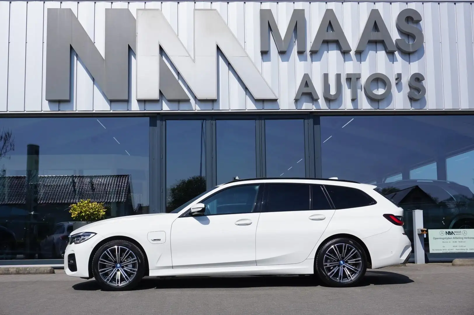 BMW 330 3-serie Touring 330e High Executive M-Sport Panora Wit - 2