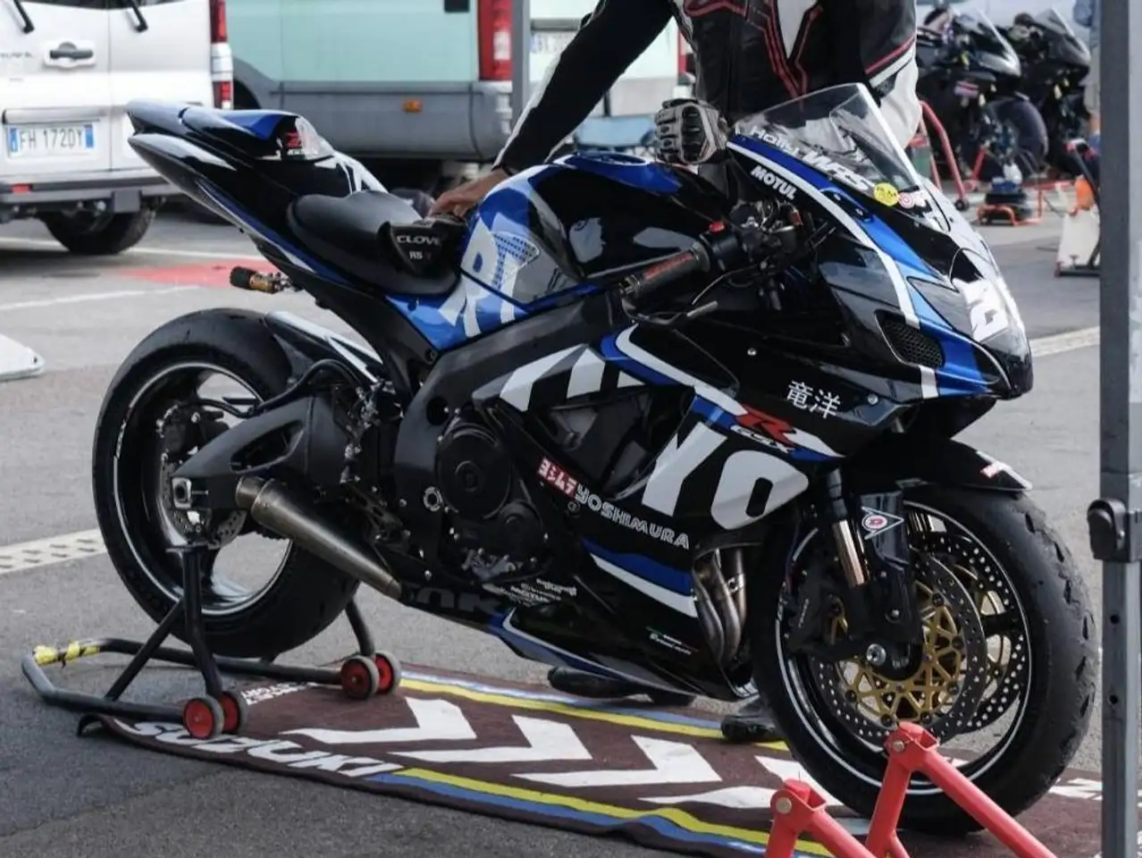 Suzuki GSX-R 750