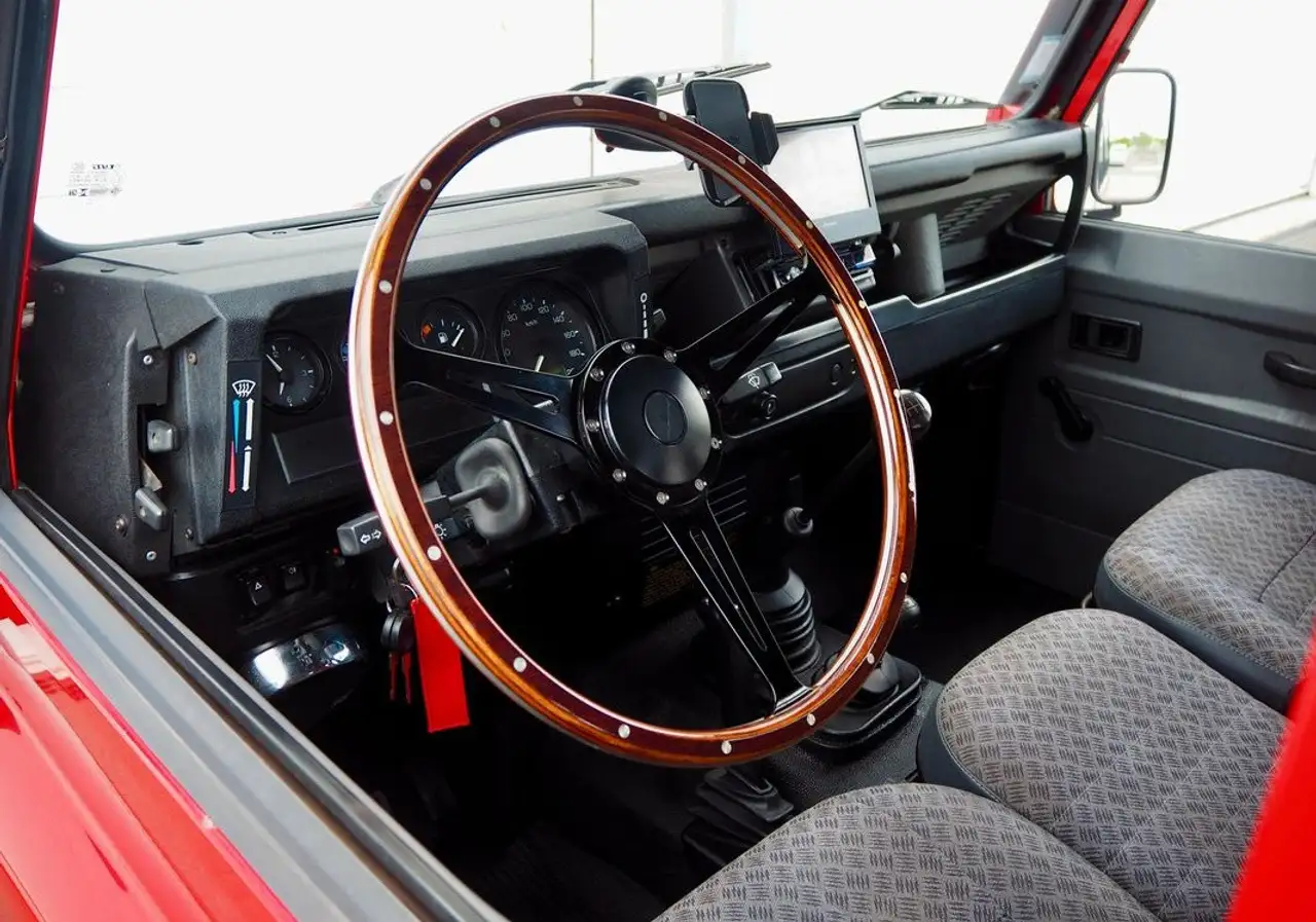 Land Rover 90 TD5 2.5l 122cv Cabriolet TVA récupérable, foto 7