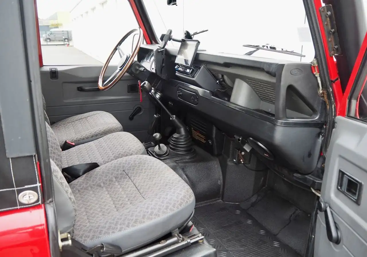Land Rover 90 TD5 2.5l 122cv Cabriolet TVA récupérable, foto 9
