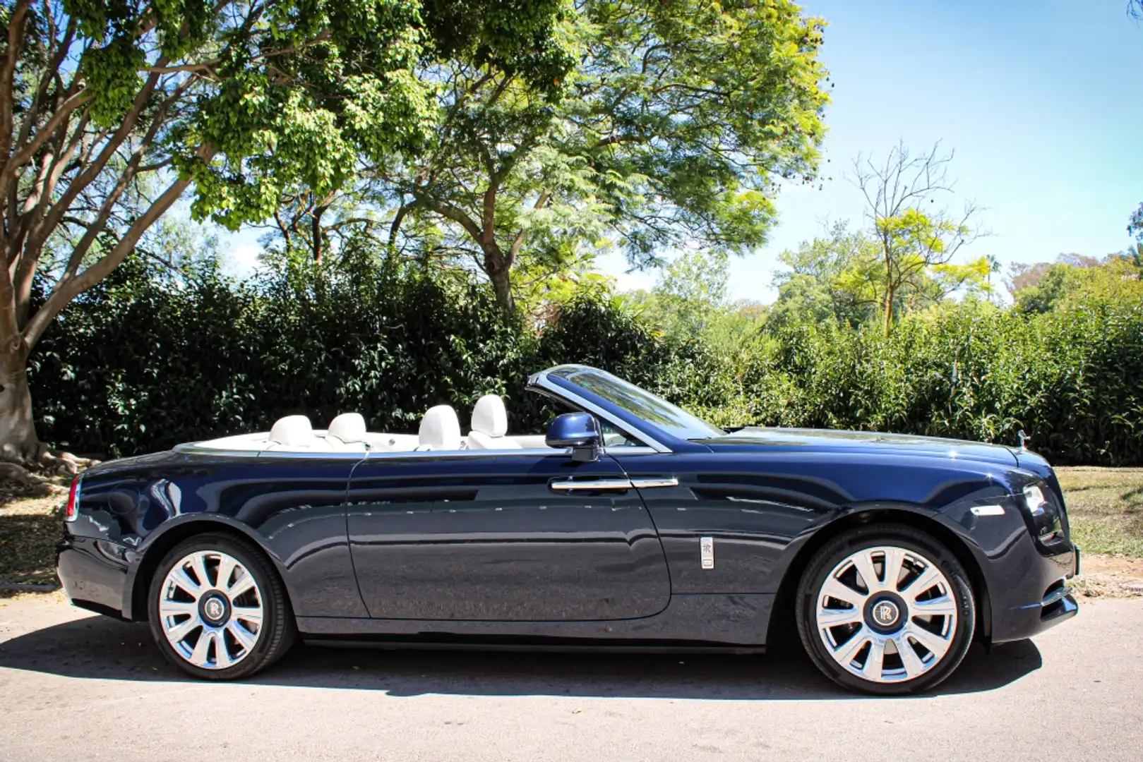 Rolls-Royce Dawn 6.6 V12 Albastru - 2