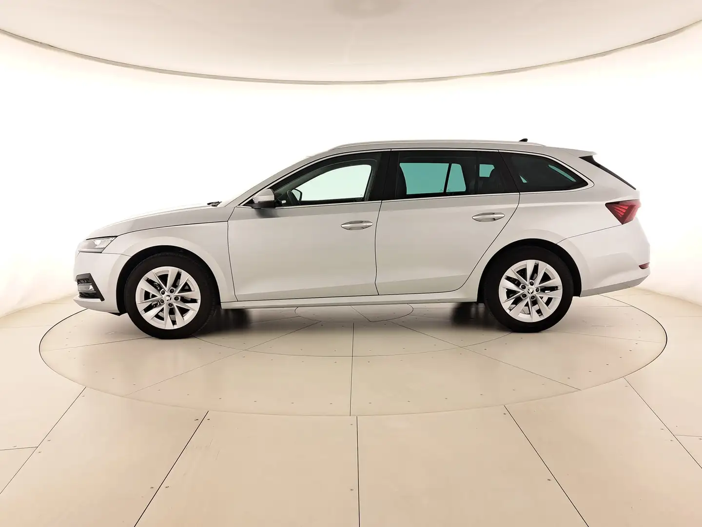 Skoda Octavia wagon 2.0 tdi evo executive 150cv dsg Argento - 2