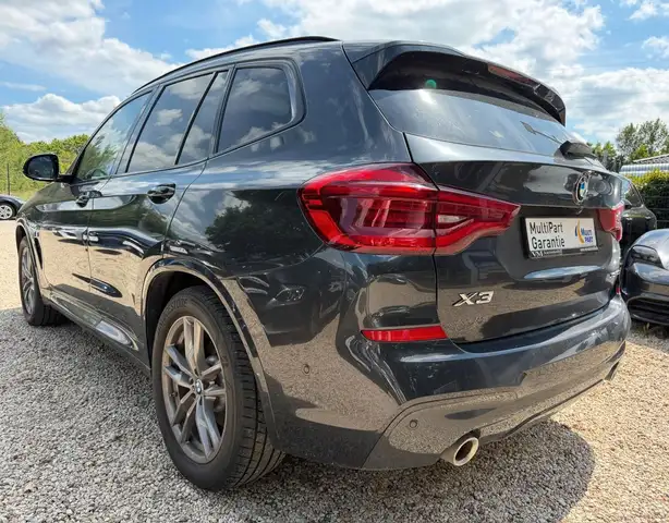 BMW X3 view 6