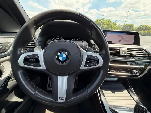 BMW X3 view 12