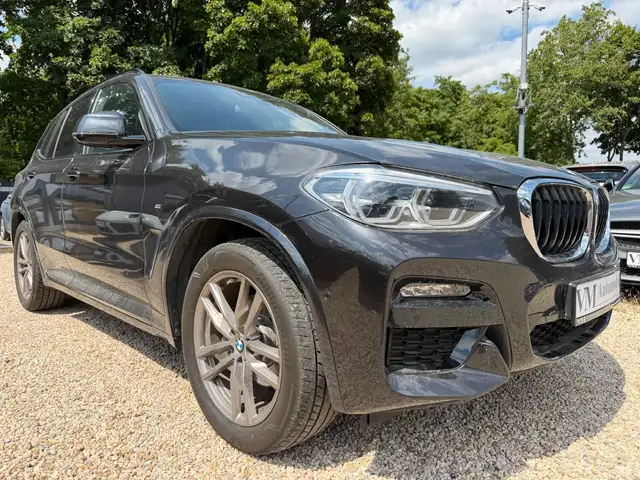 BMW X3 view 3
