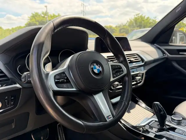 BMW X3 view 8