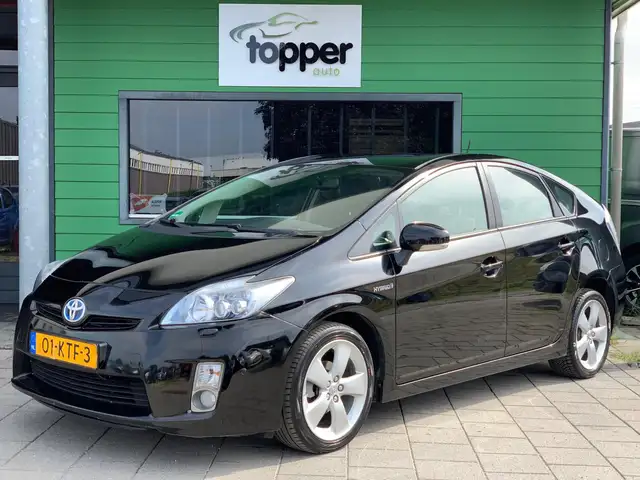 Toyota Prius 1.8 Dynamic | Navigatie | CruiseControl | Camera |
