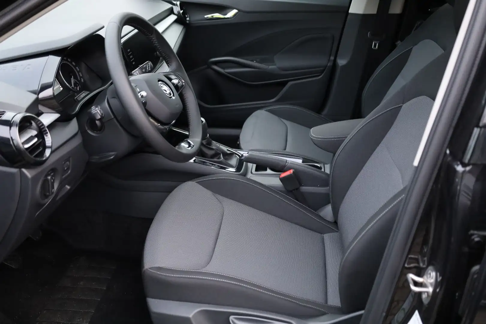 Skoda Fabia 1.0 TSI Ambition *PDC *Smart Link*SHZ Schwarz - 2