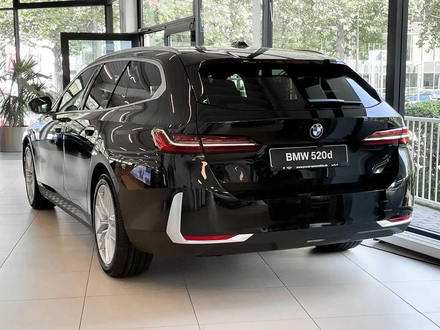 BMW 520 d AHK DA Prof PA+ LED Klima DAB Negru - 2