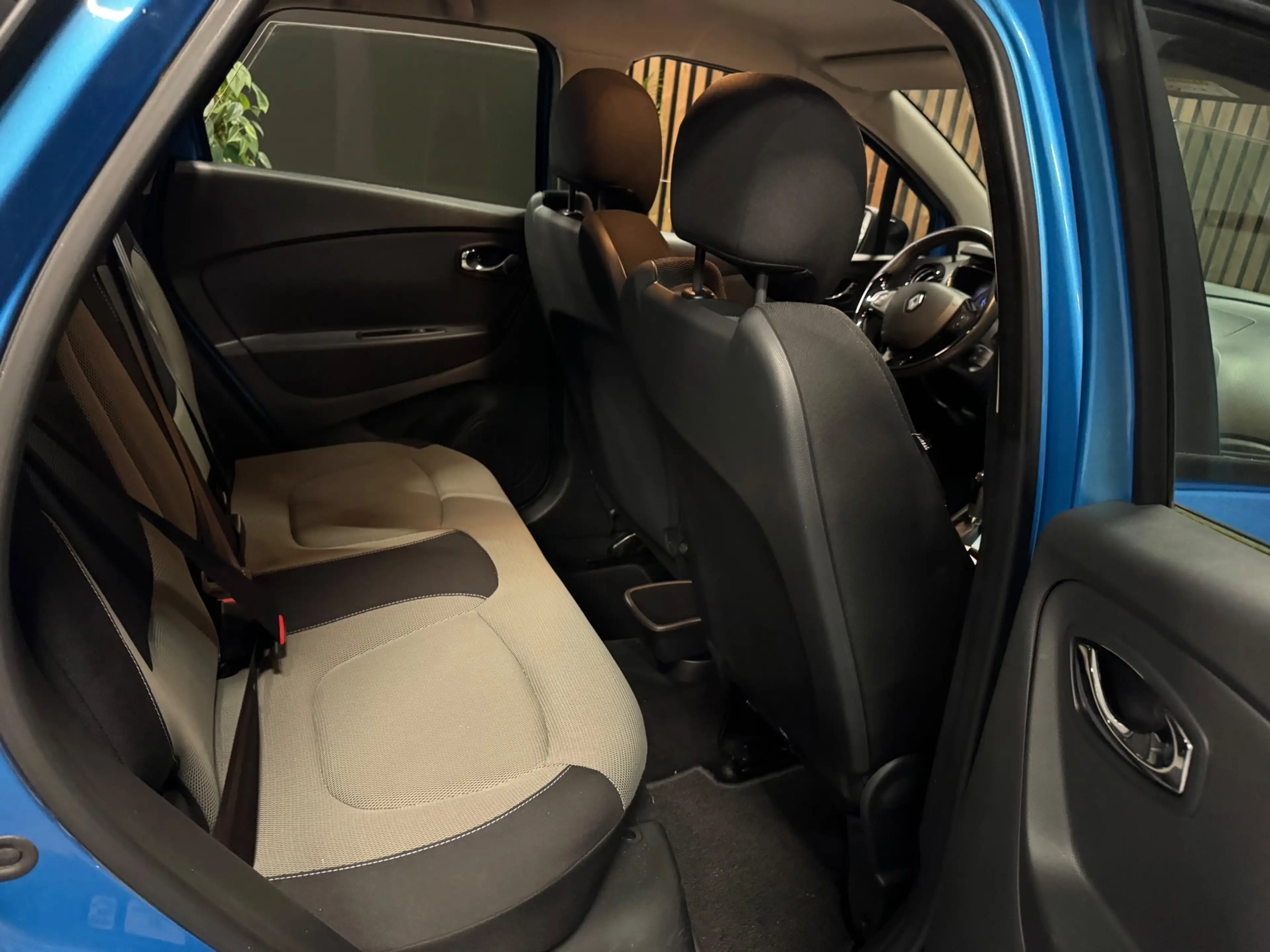 Renault Captur 1.2 TCe Expression AUTOMAAT, PDC, Navi — photo 12