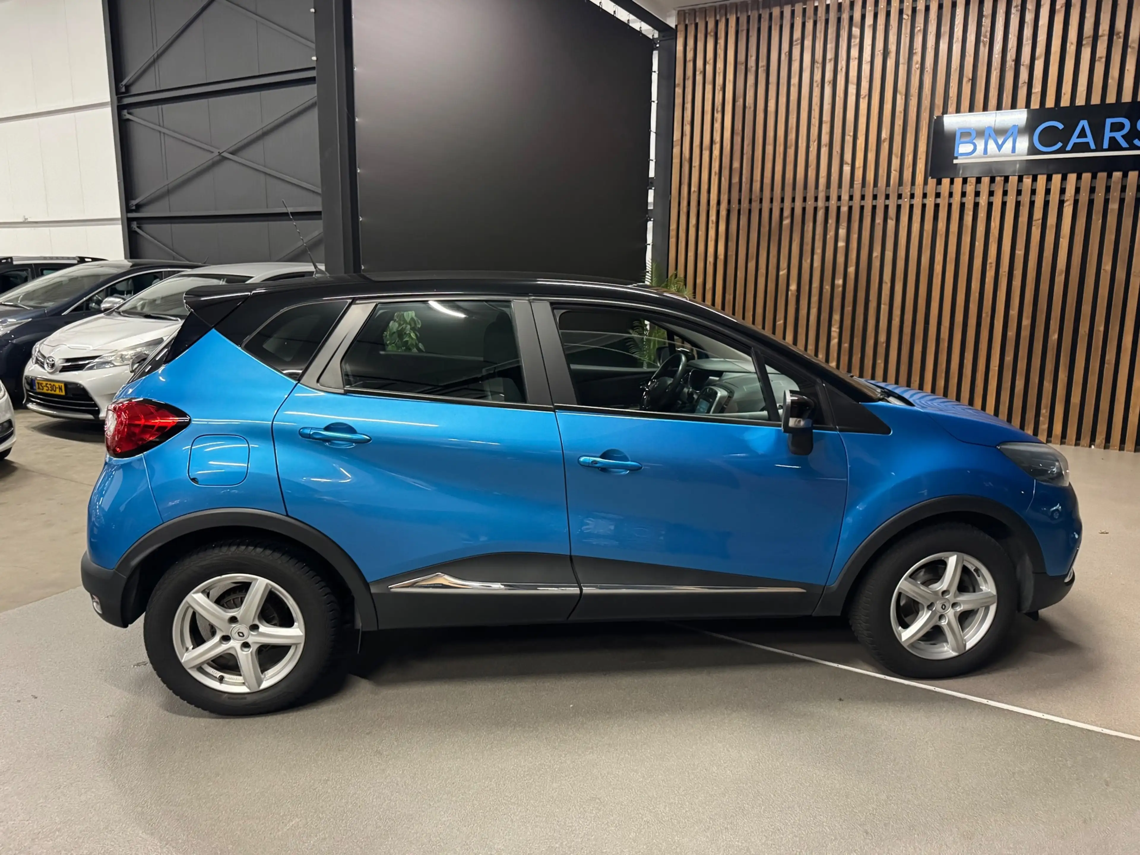 Renault Captur 1.2 TCe Expression AUTOMAAT, PDC, Navi — photo 3