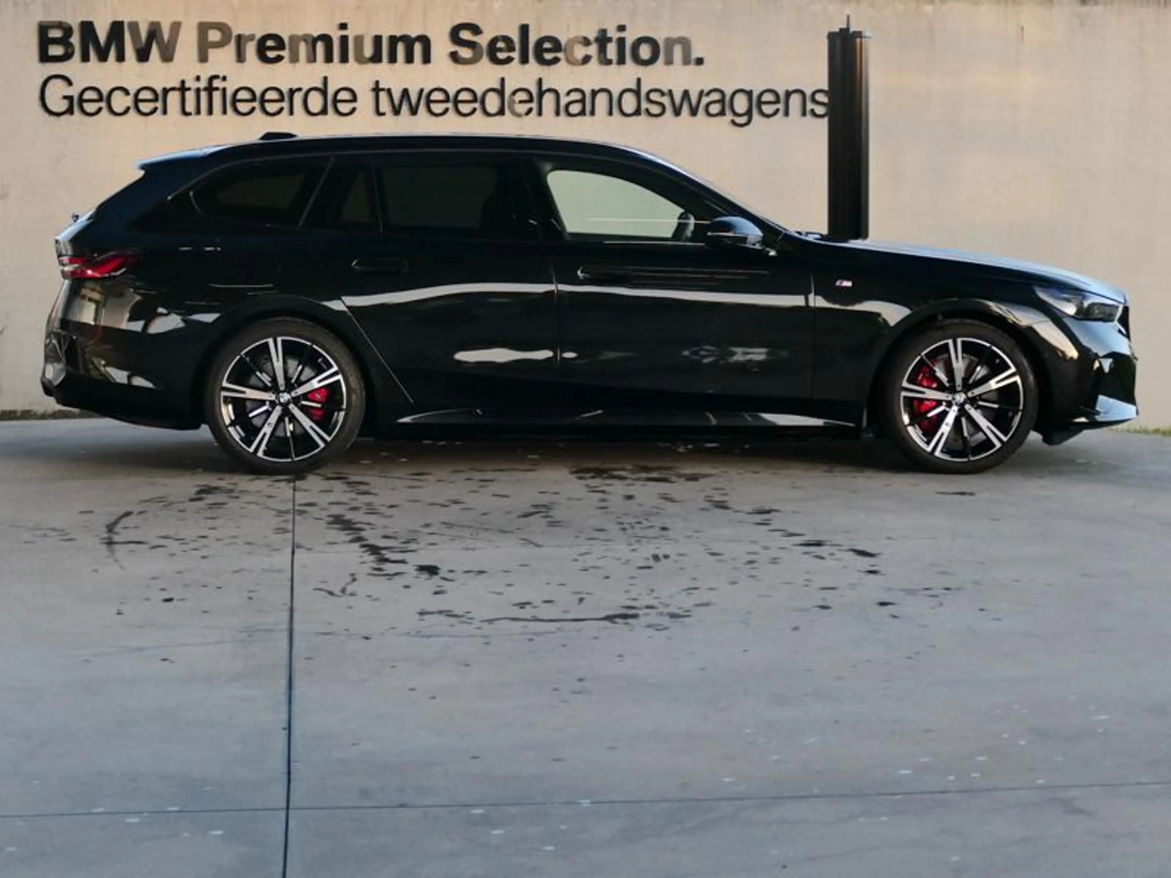 BMW i5 eDrive40 Touring M Sport PRO | PANO | — photo 3