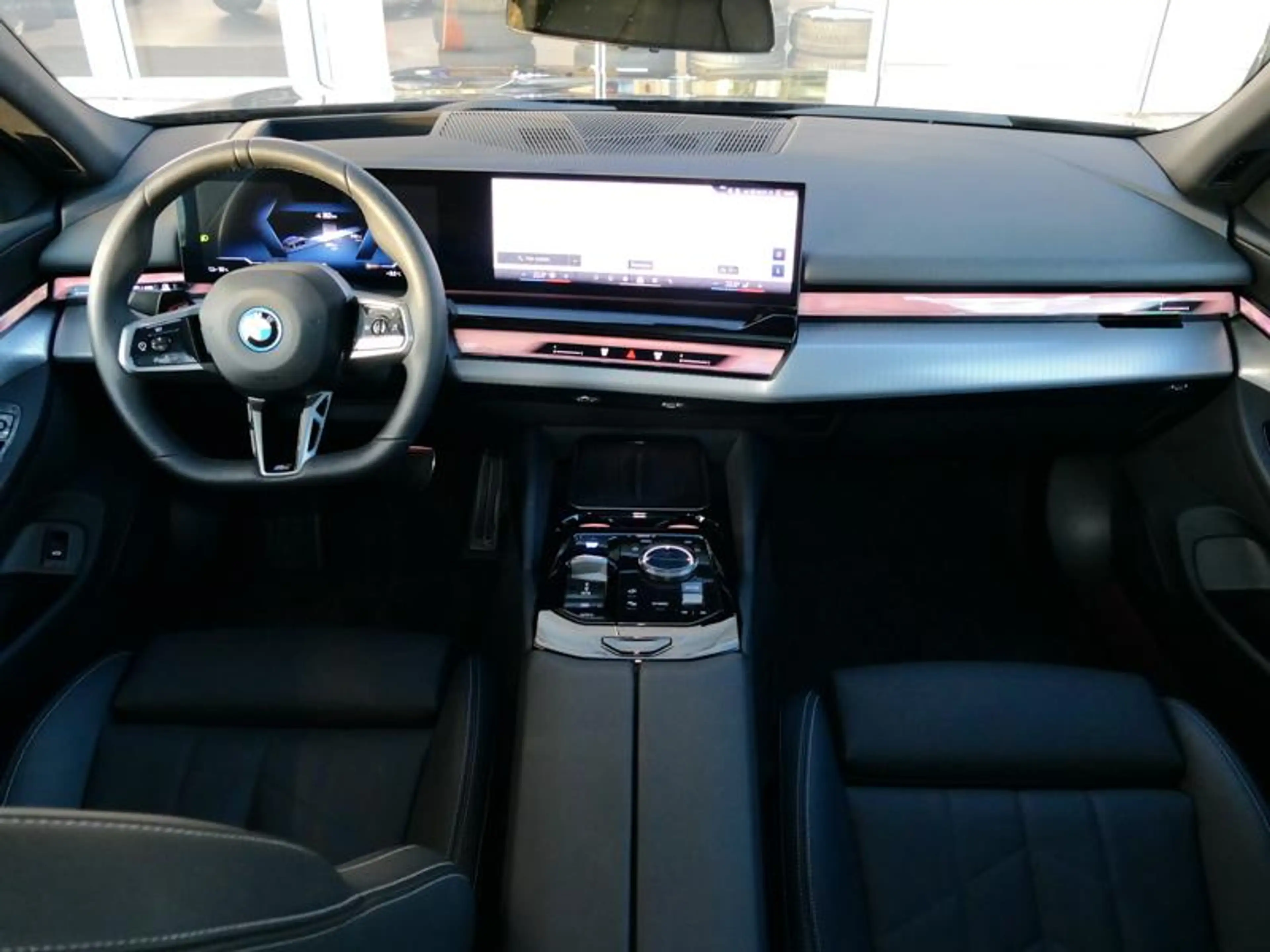 BMW i5 eDrive40 Touring M Sport PRO | PANO | — photo 7