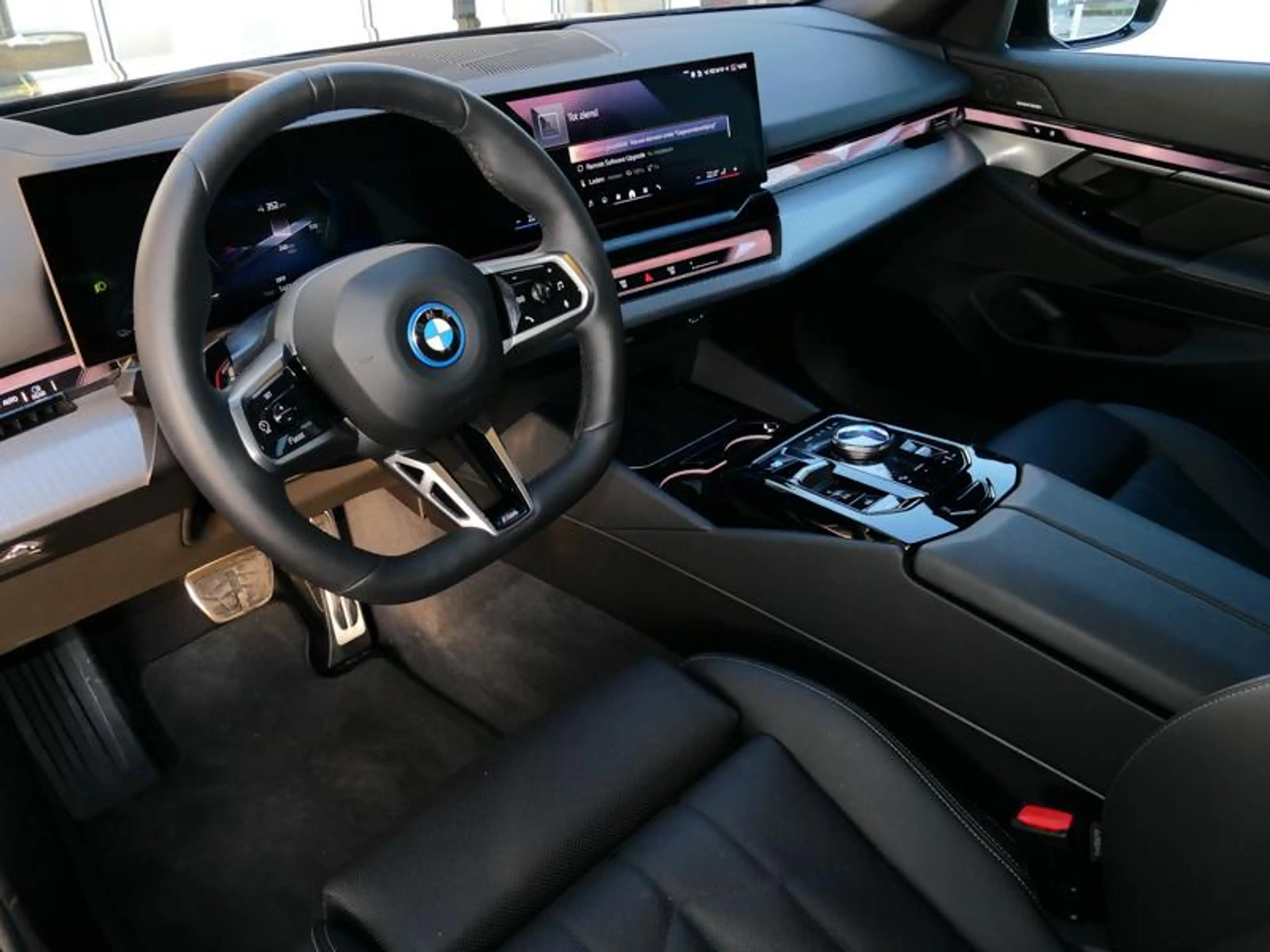 BMW i5 eDrive40 Touring M Sport PRO | PANO | — photo 6