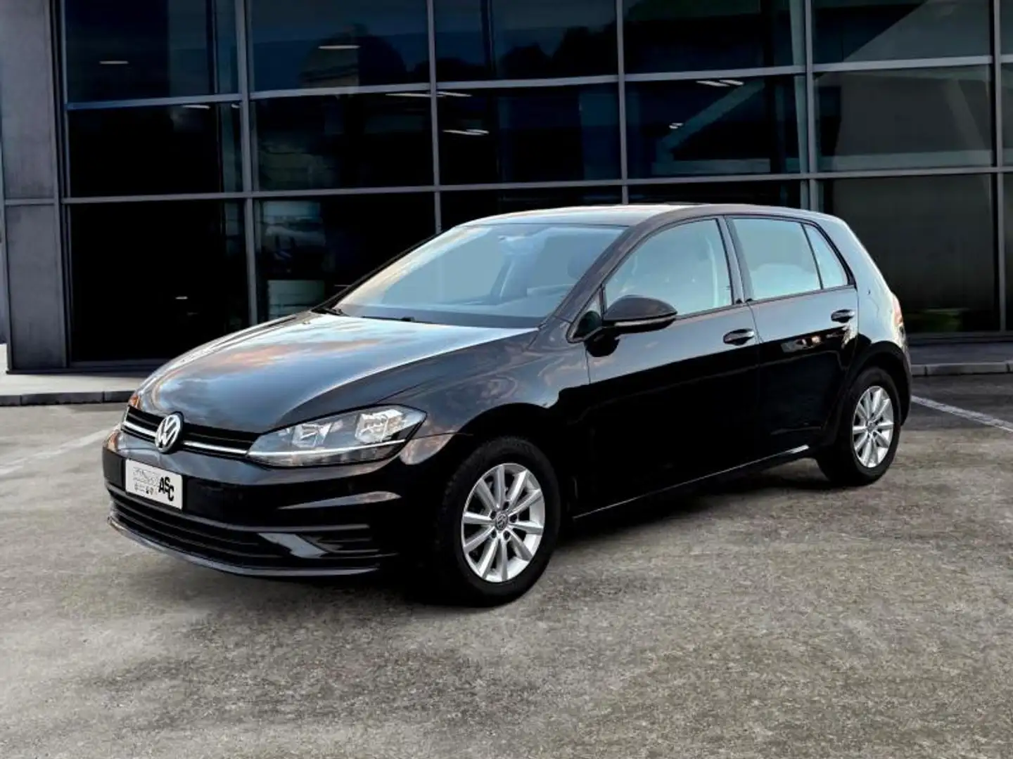 Volkswagen Golf 5p 1.6 tdi Trendline 90cv OK NEOPATENTATI Nero - 1