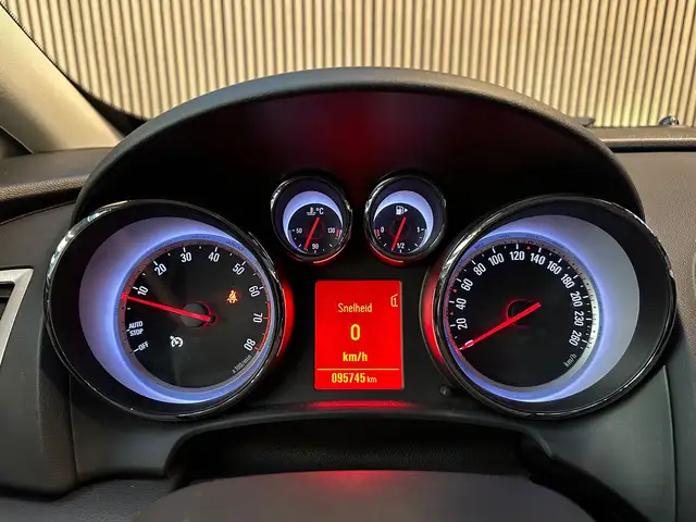 Opel Astra view 12