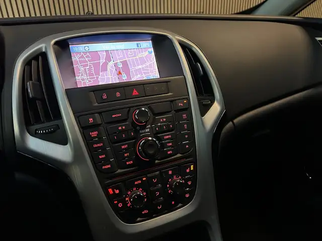 Opel Astra view 11