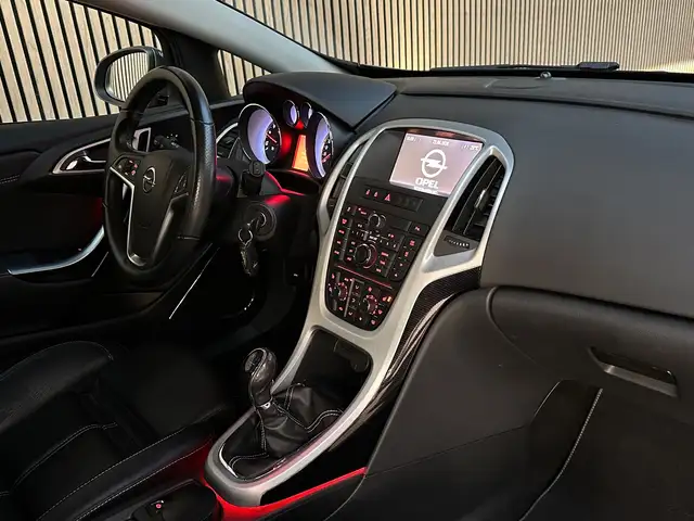 Opel Astra view 5