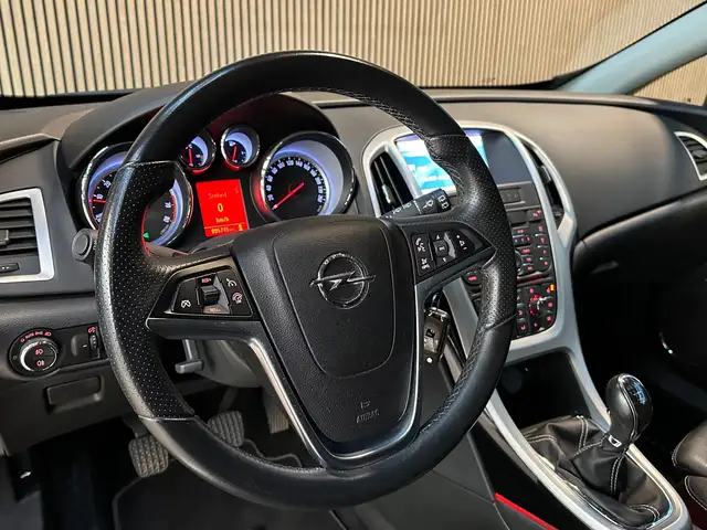 Opel Astra view 10