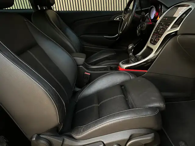 Opel Astra view 7