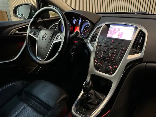 Opel Astra view 9