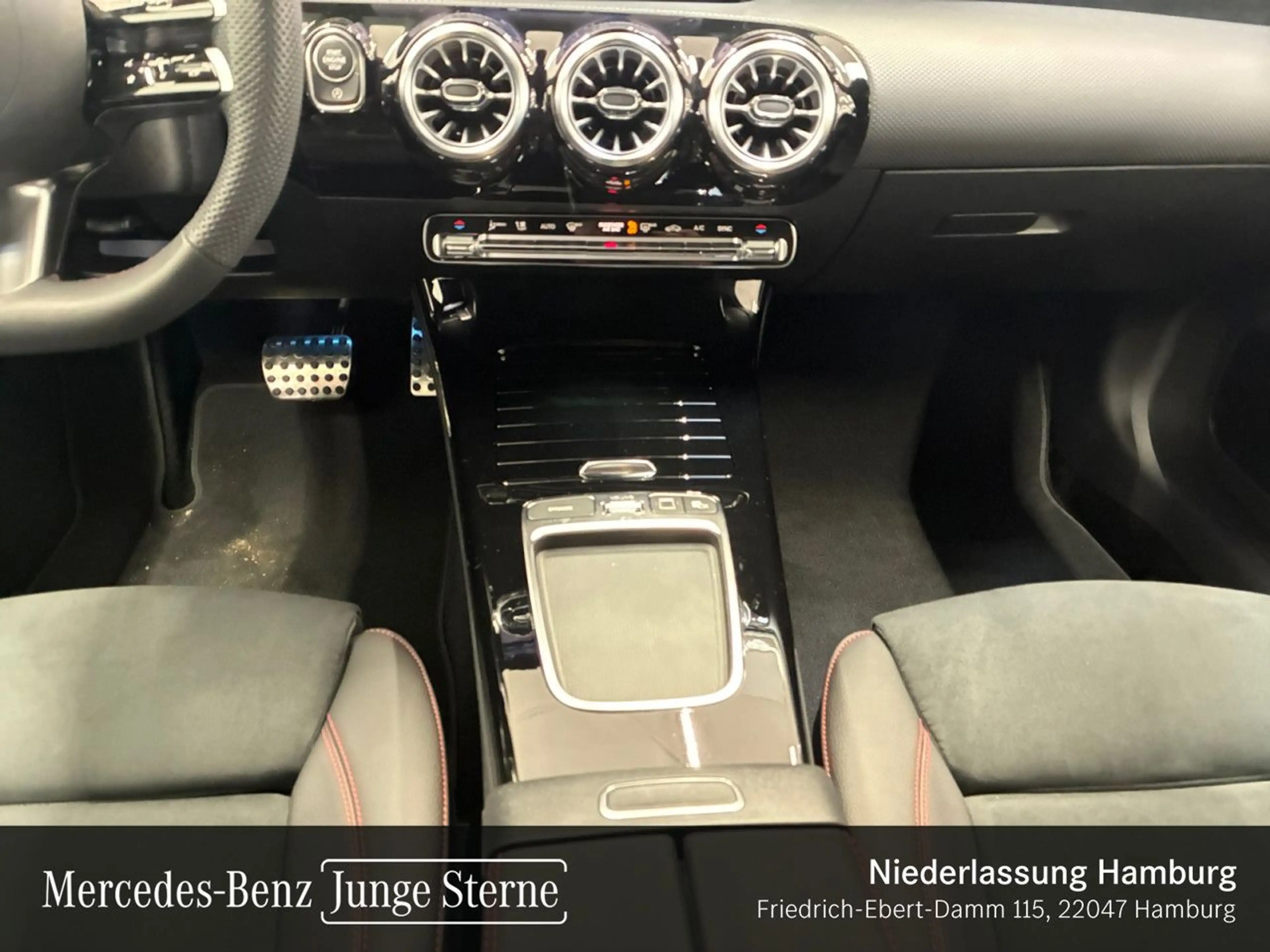 Mercedes-Benz CLA 250 4M AMG+PANO+360°+MULTIBEAM+HUD+TOTW+8G — photo 14