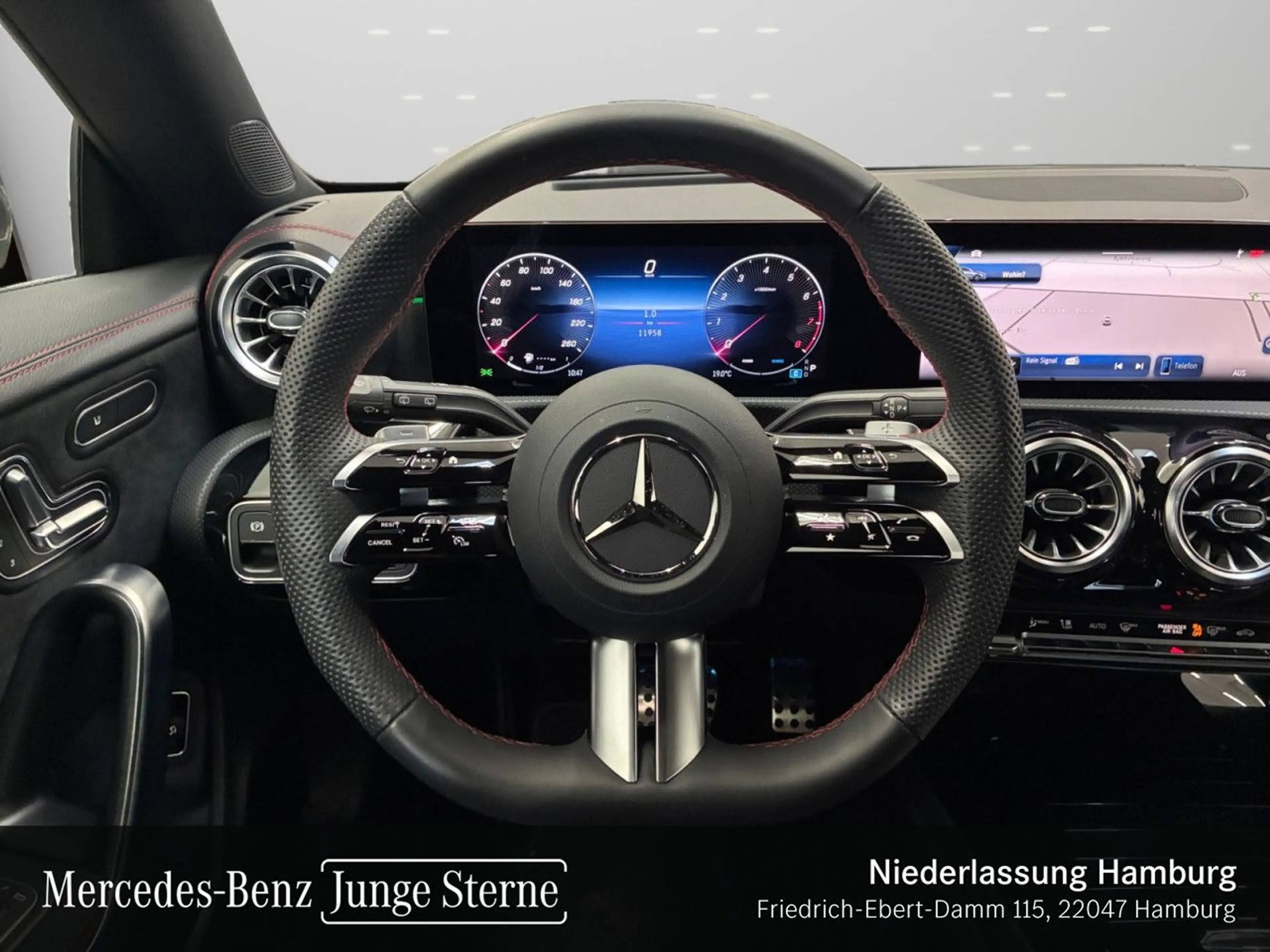 Mercedes-Benz CLA 250 4M AMG+PANO+360°+MULTIBEAM+HUD+TOTW+8G — photo 13