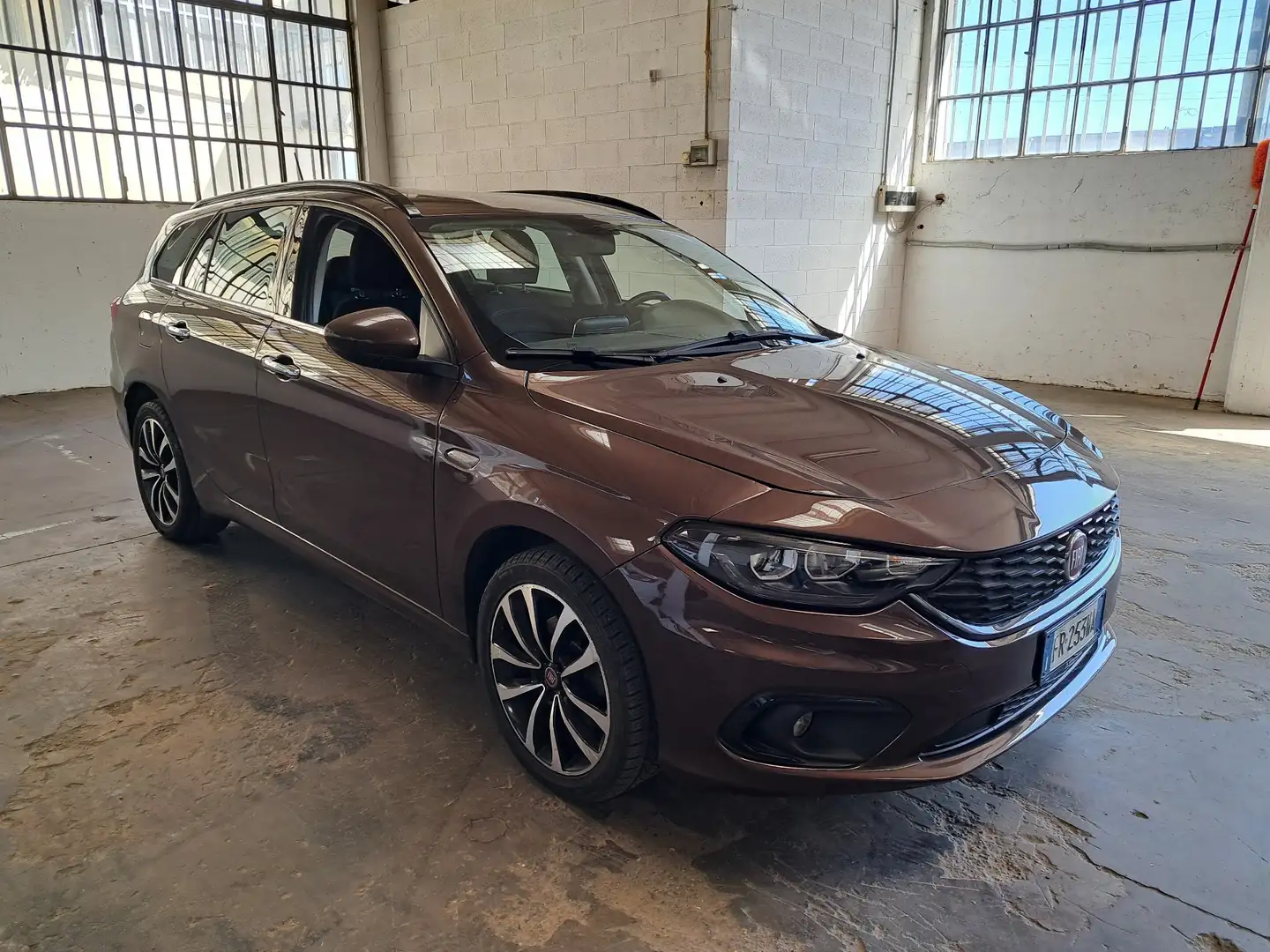 Fiat Tipo Tipo SW II 2016 SW 1.6 mjt Lounge s Bruin - 2