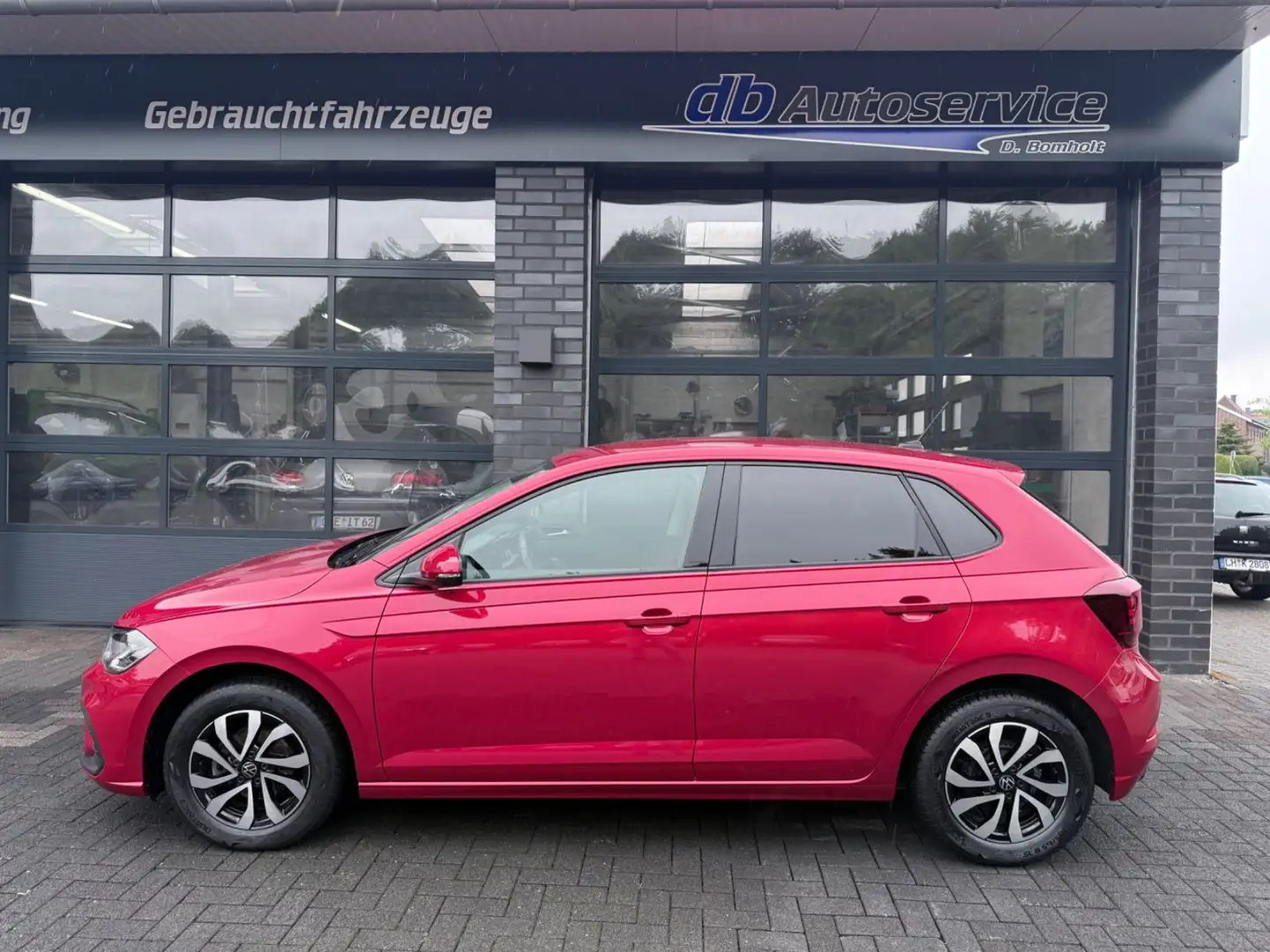 Volkswagen Polo VI Active Rouge - 2