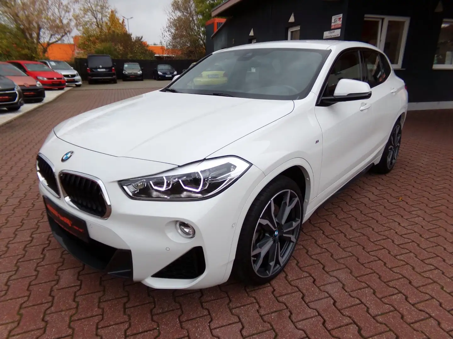 BMW X2 sDrive 20 i M Sport, M Paket Weiß - 2